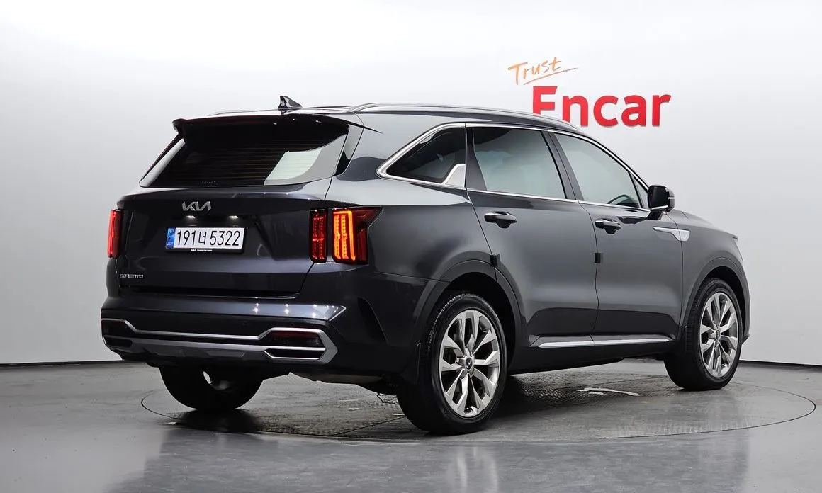 Kia Sorento — фото 8