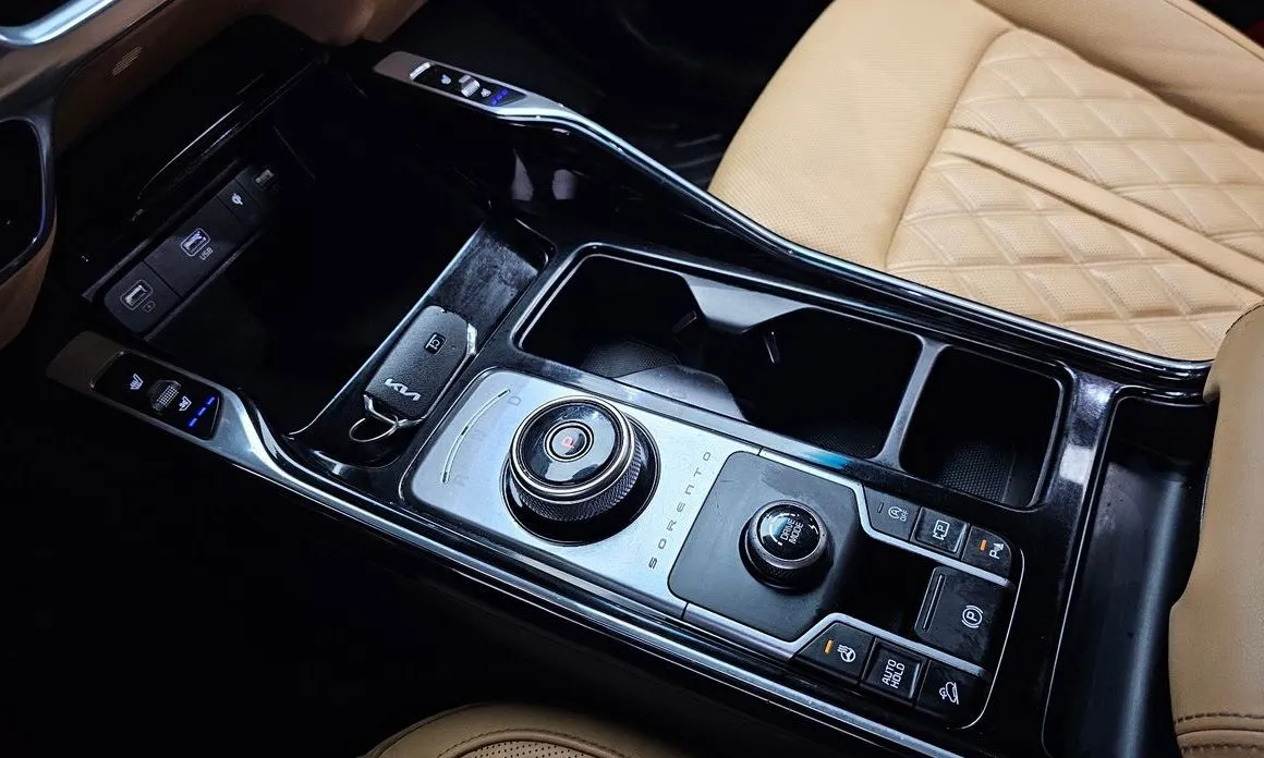 Kia Sorento — фото 5
