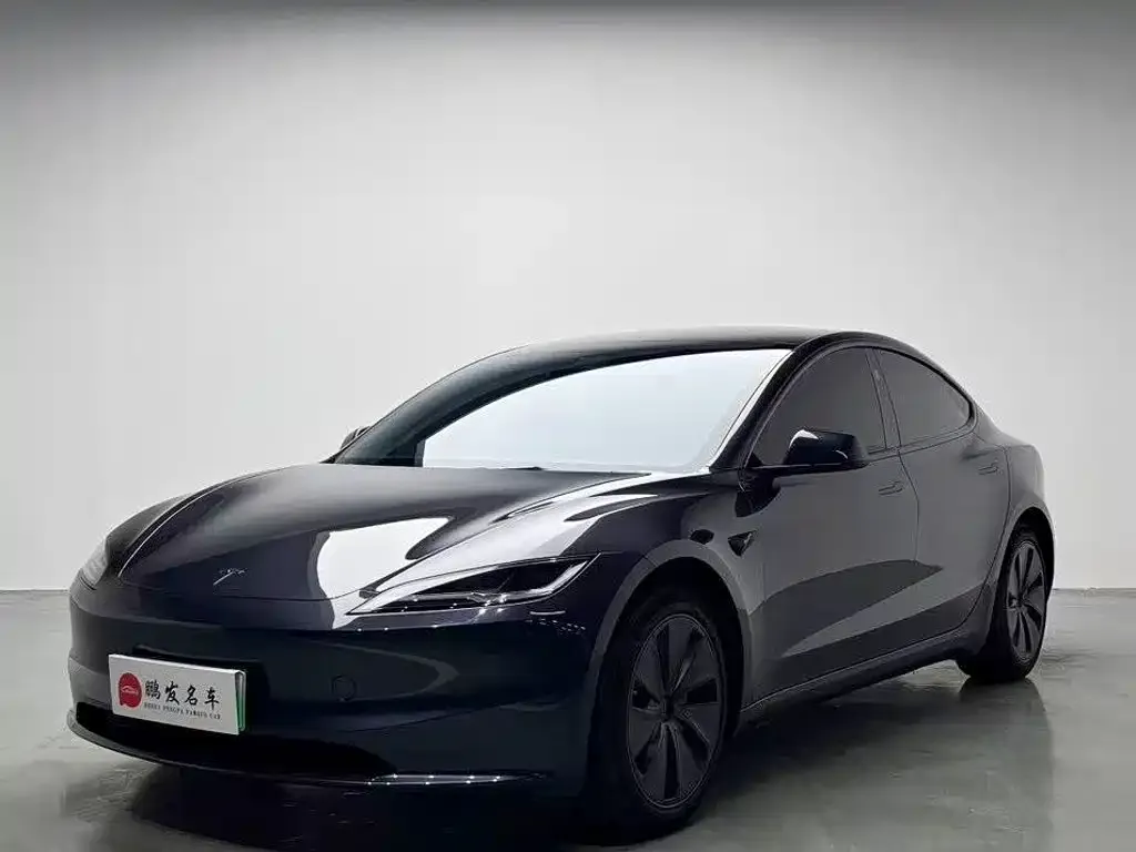 Tesla Model 3 — фото 1