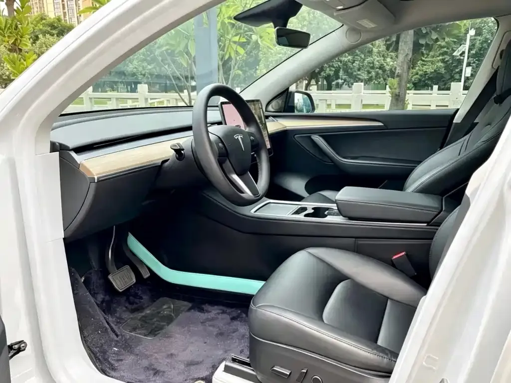 Tesla Model Y — фото 2