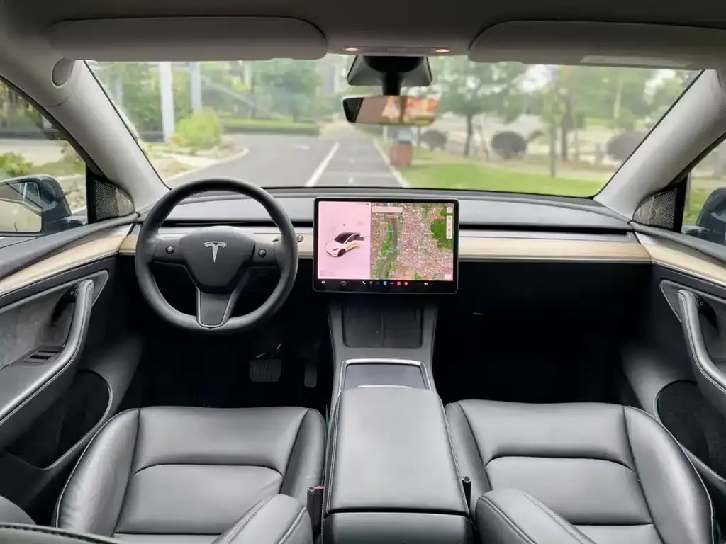 Tesla Model Y — фото 4