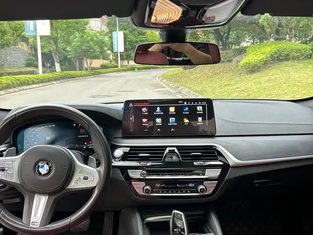 BMW 5 Series — фото 4
