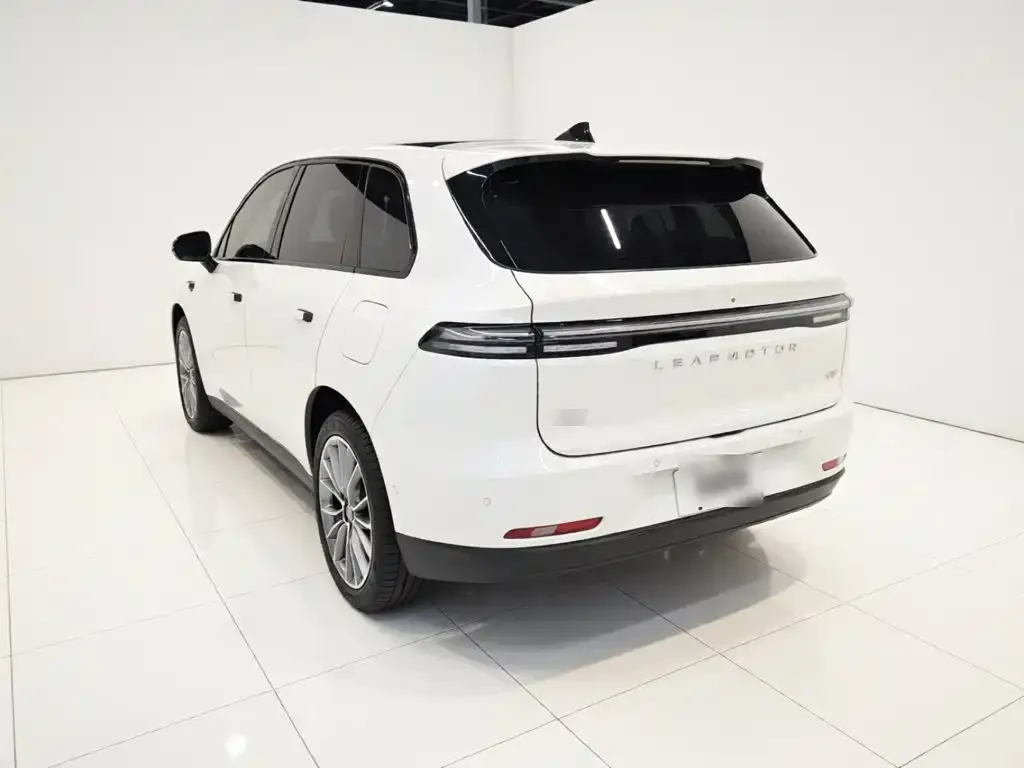 Leapmotor C10 — фото 10
