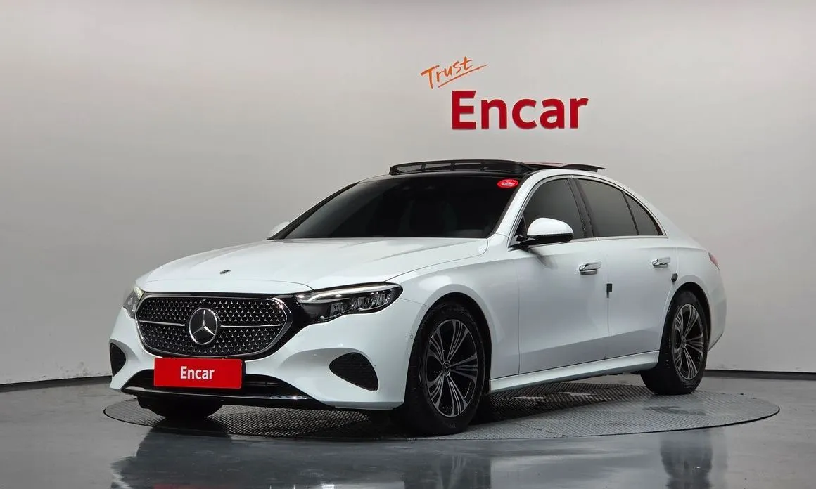 Mercedes-Benz E-Class — фото 1