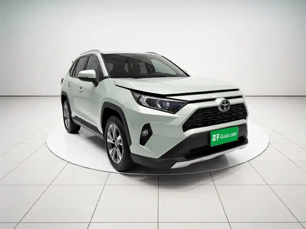 Toyota RAV4 — фото 3