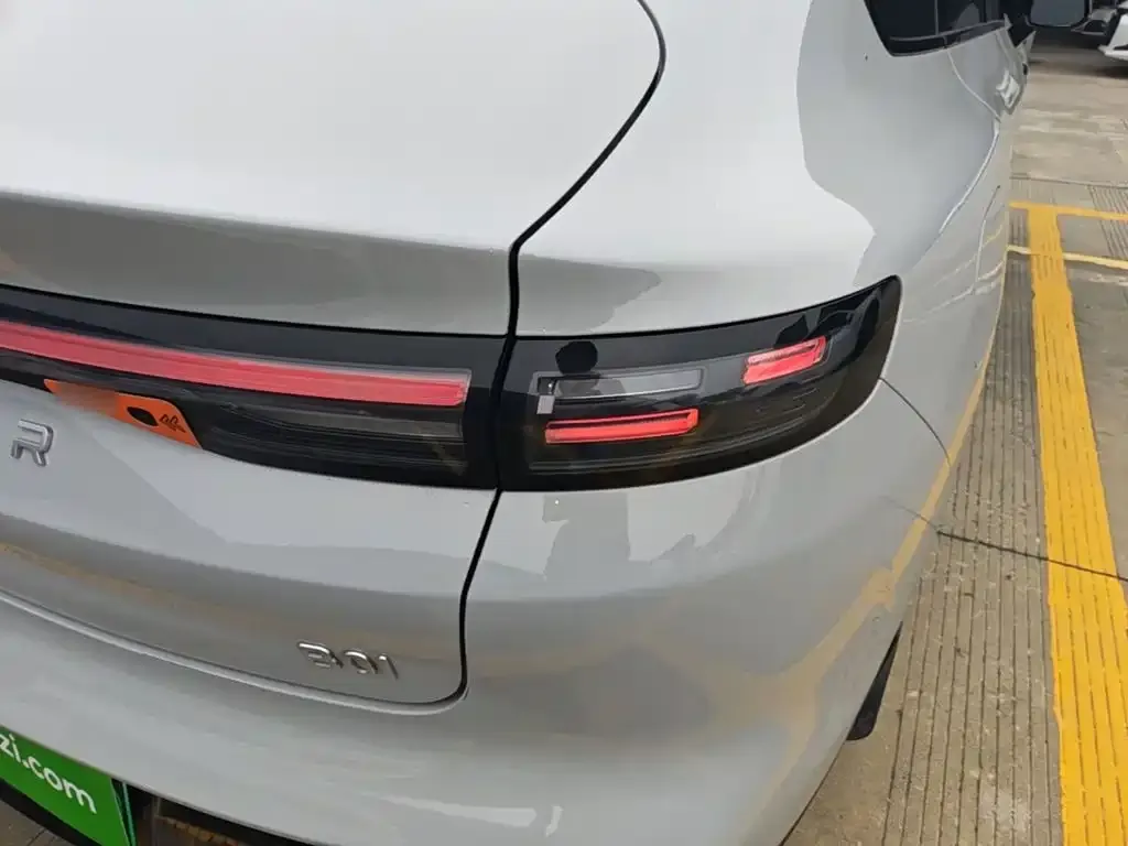 Leapmotor B01 — фото 2