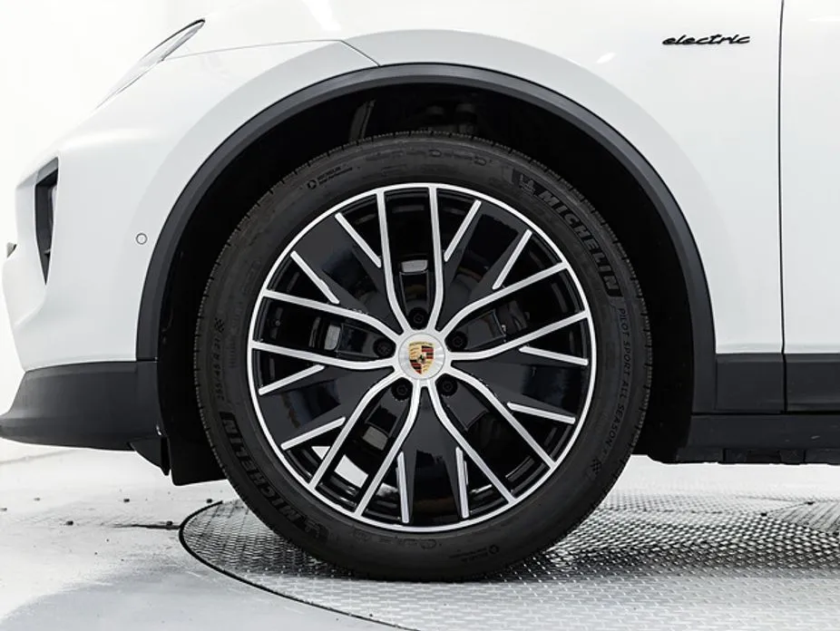 Porsche Macan — фото 10