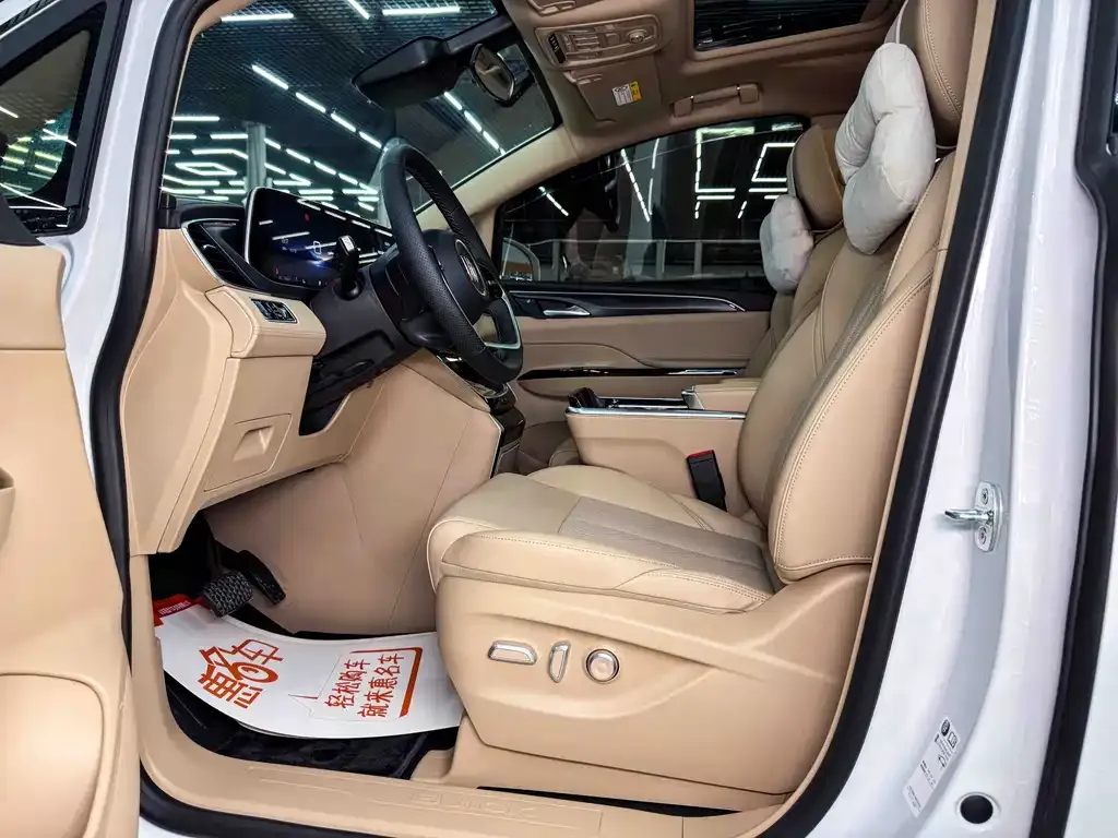 Buick GL8 Hybrid — фото 8