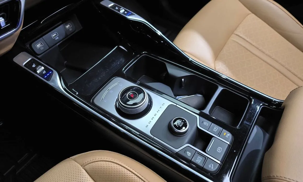 Kia Sorento — фото 9
