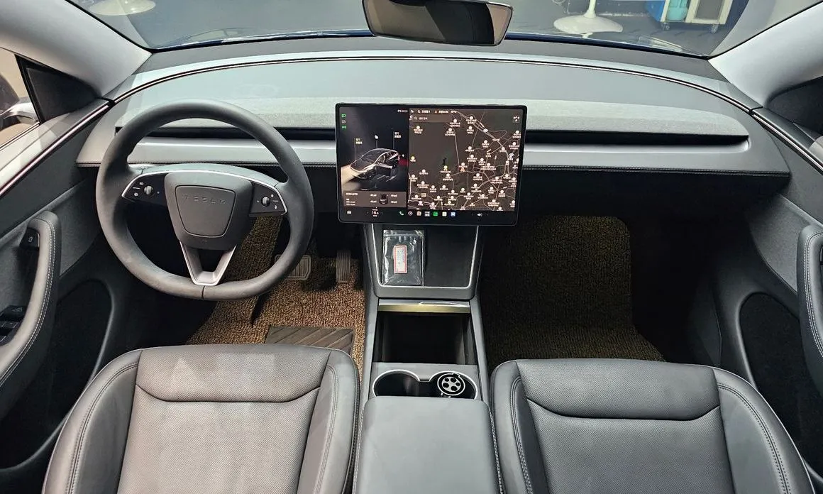 Tesla Model Y — фото 9