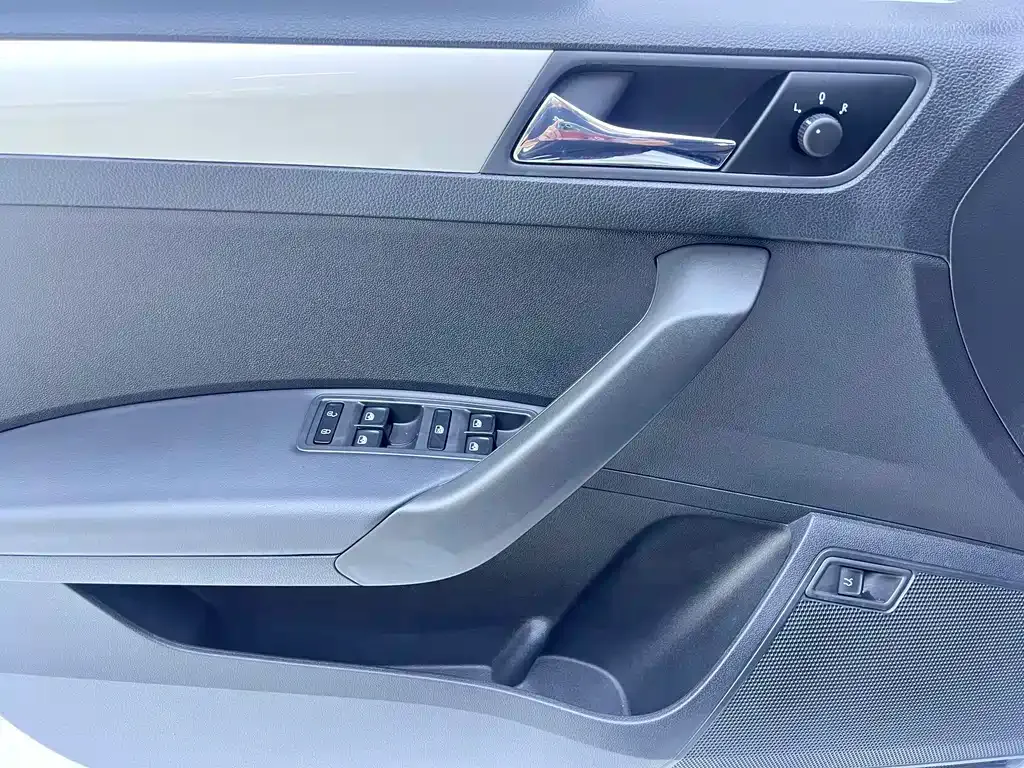 Skoda Rapid — фото 9