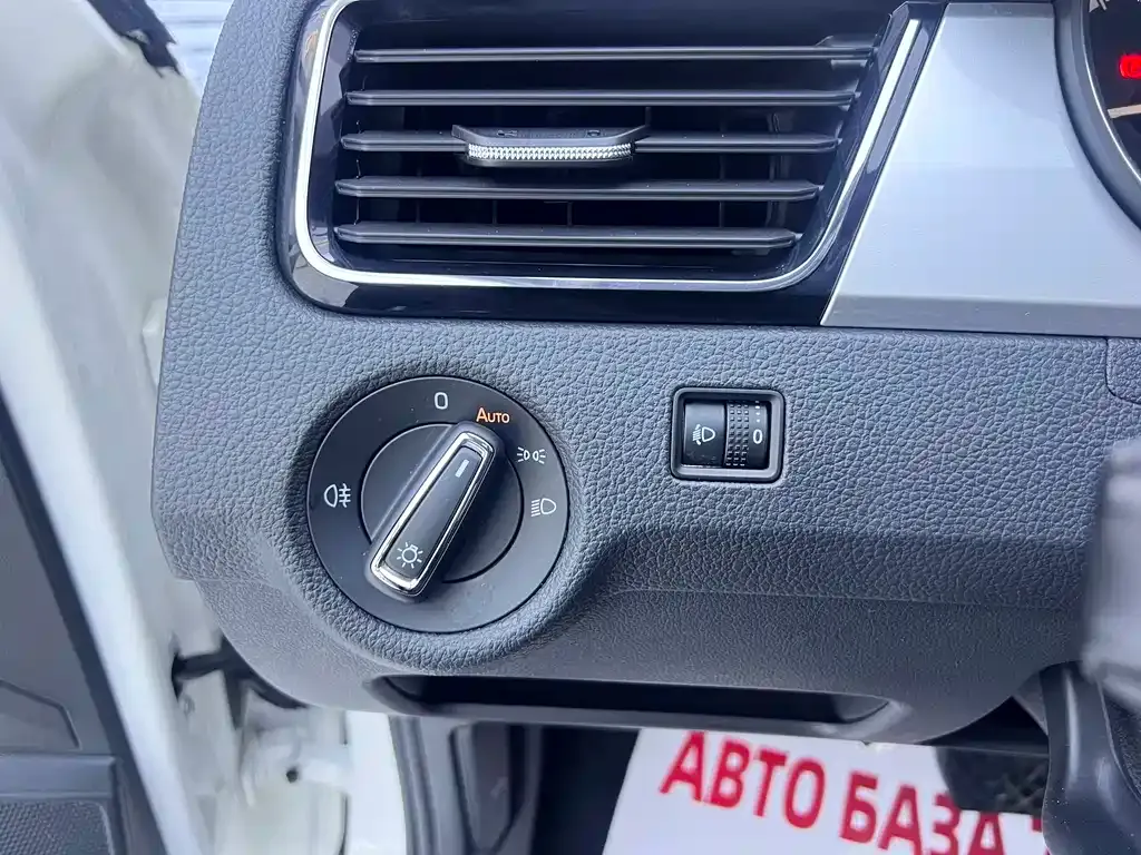 Skoda Rapid — фото 8