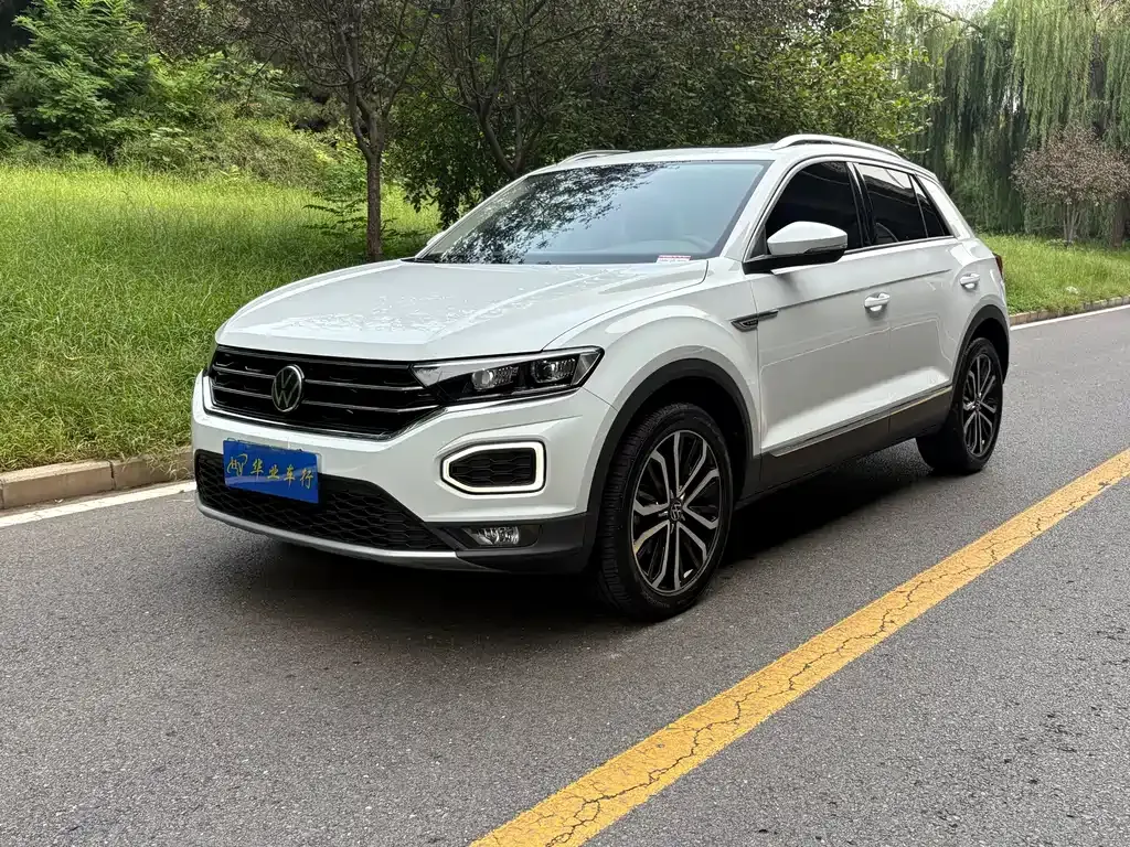 Volkswagen T-Roc — фото 1