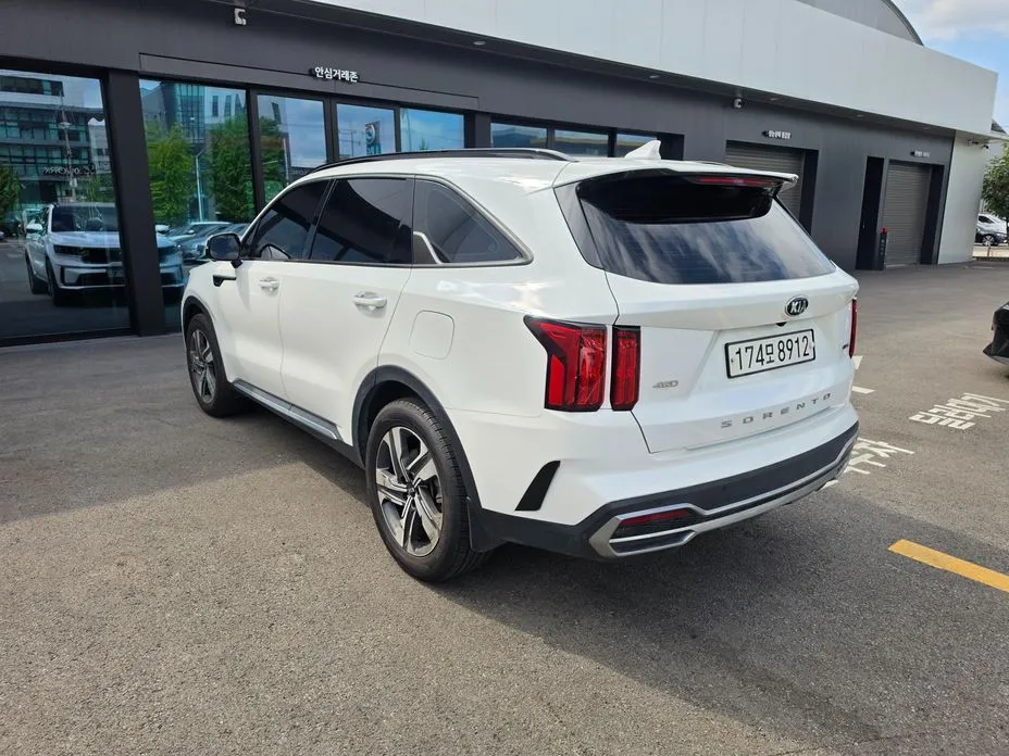 Kia Sorento — фото 8