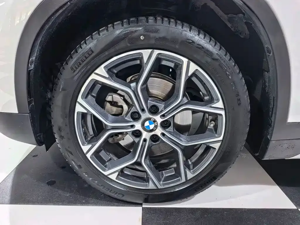 BMW X1 — фото 10
