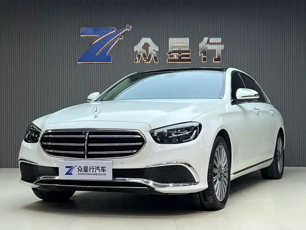 Mercedes-Benz E-Class — фото 1