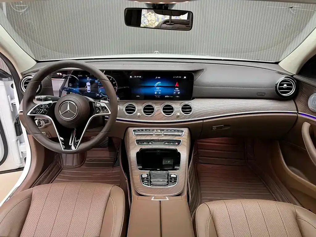 Mercedes-Benz E-Class — фото 10