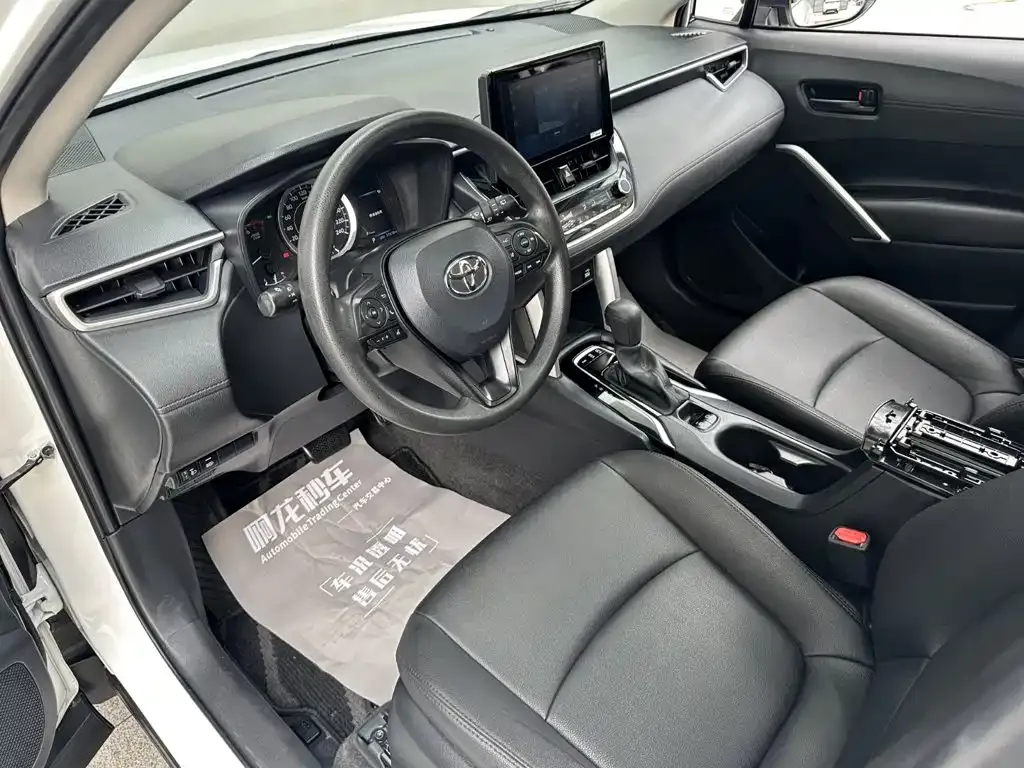 Toyota Corolla Cross — фото 10