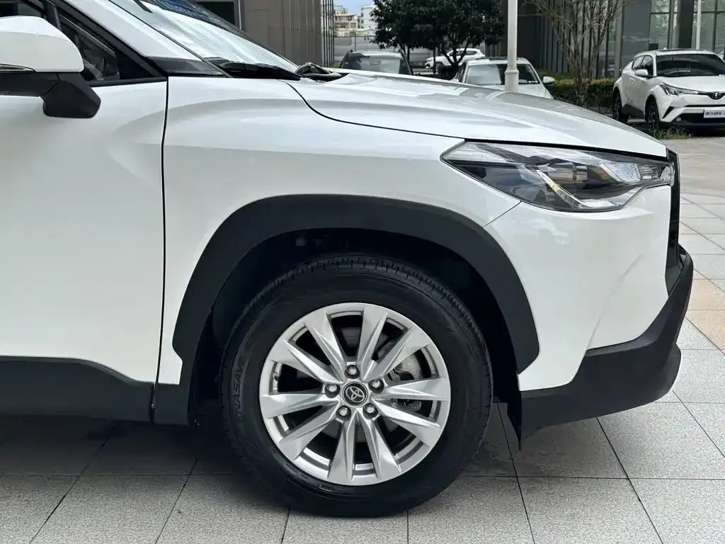 Toyota Corolla Cross — фото 9