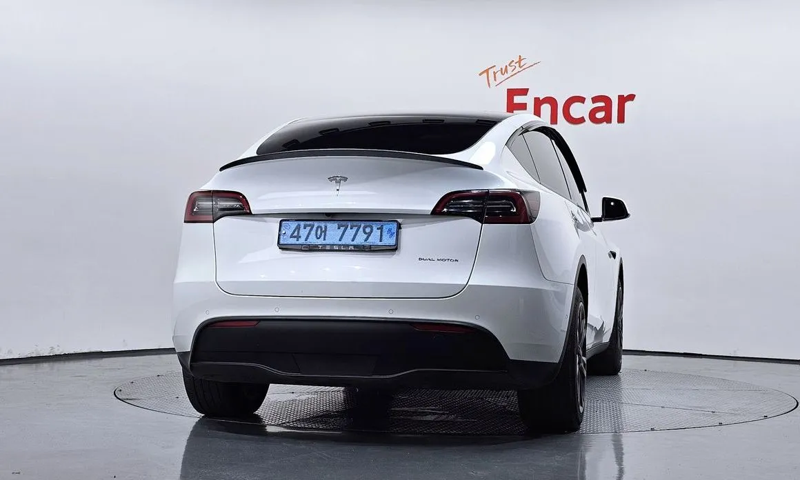 Tesla Model Y — фото 2