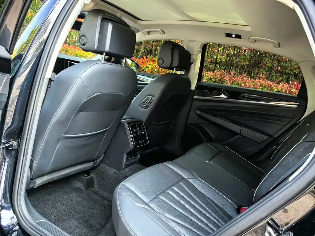 Volkswagen Passat — фото 9