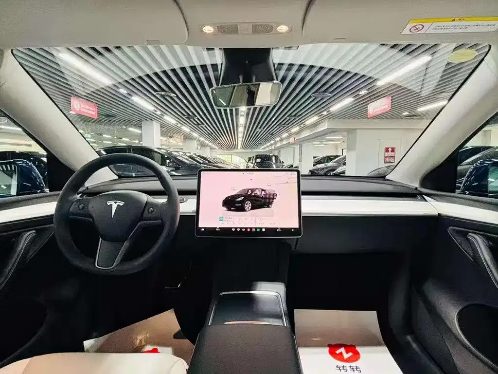 Tesla Model Y — фото 8