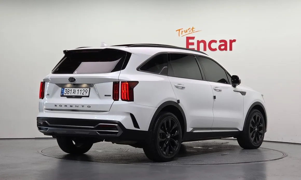 Kia Sorento — фото 9
