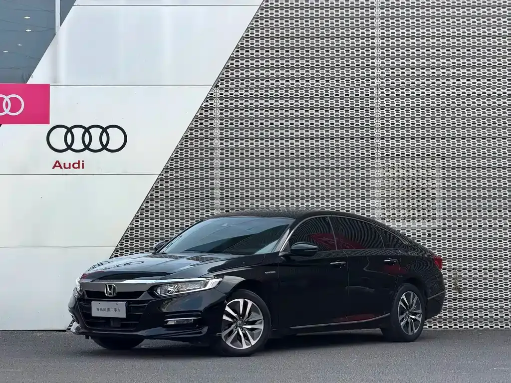 Honda Accord — фото 1