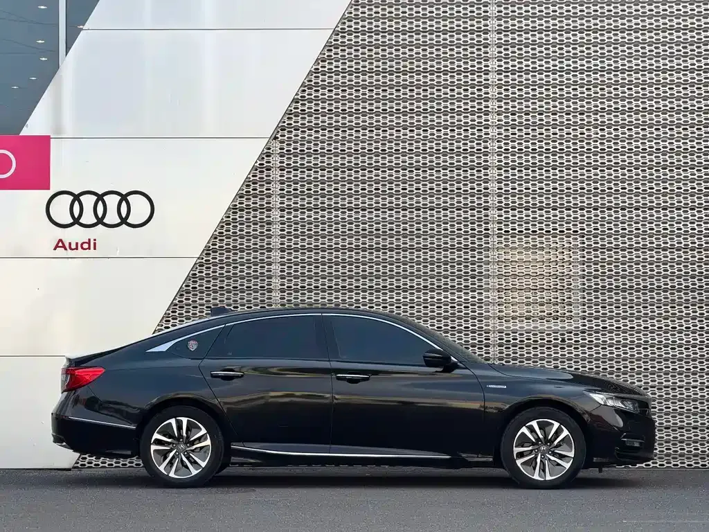 Honda Accord — фото 7
