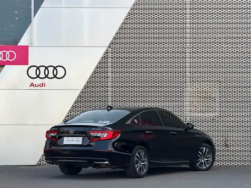 Honda Accord — фото 8
