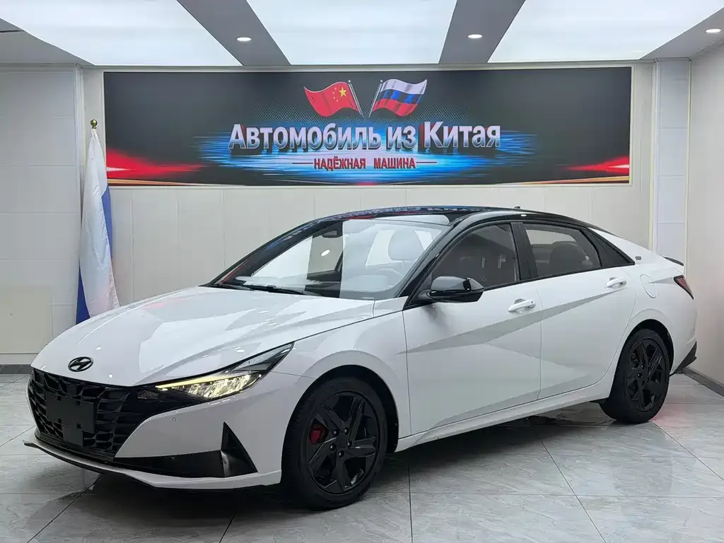Hyundai Elantra — фото 1