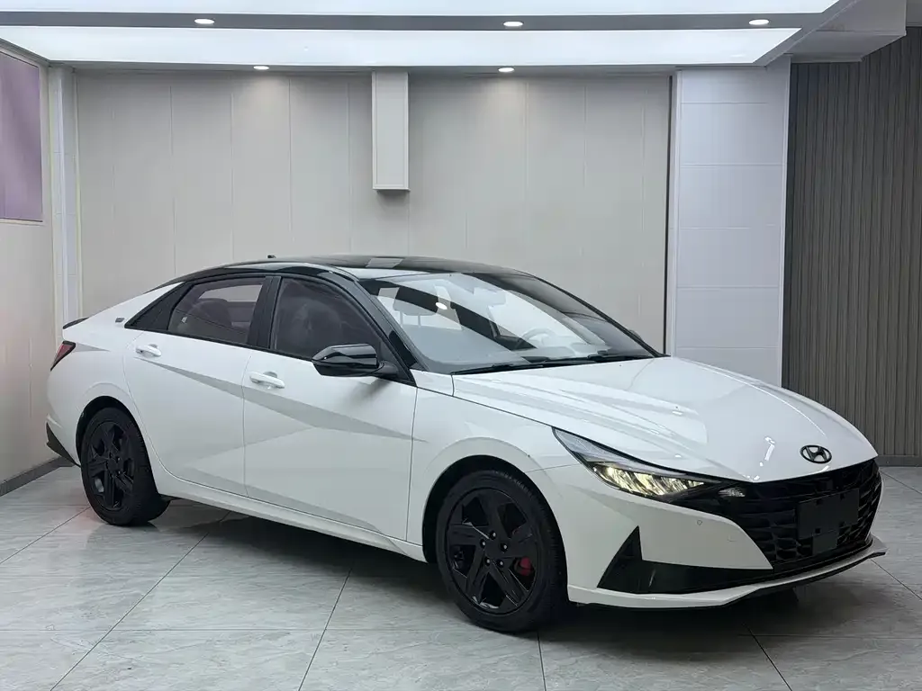 Hyundai Elantra — фото 7