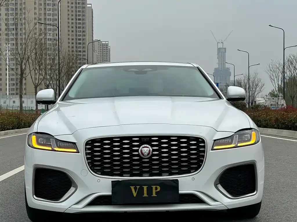 Jaguar XFL — фото 3