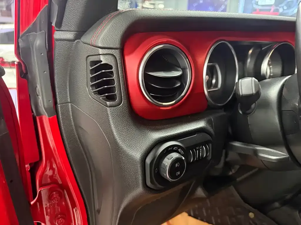 Jeep Wrangler — фото 3
