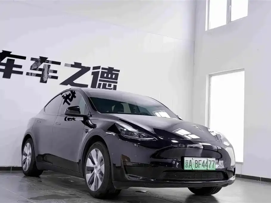 Tesla Model Y — фото 8