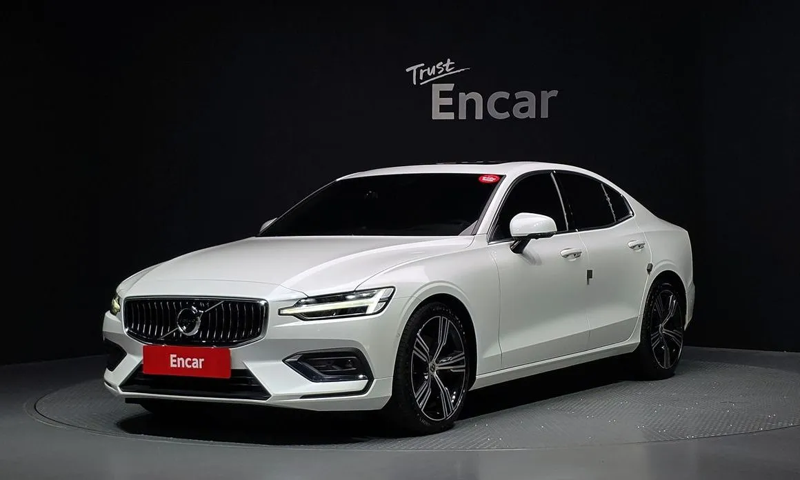 Volvo S60 — фото 1