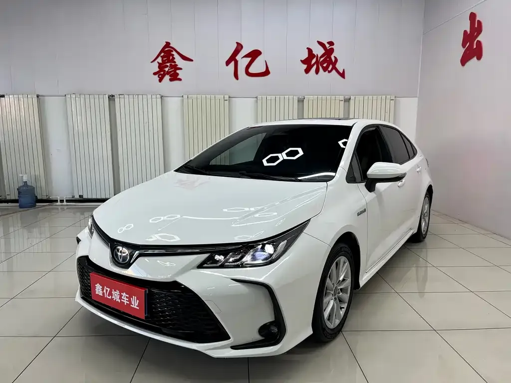 Toyota Corolla — фото 1