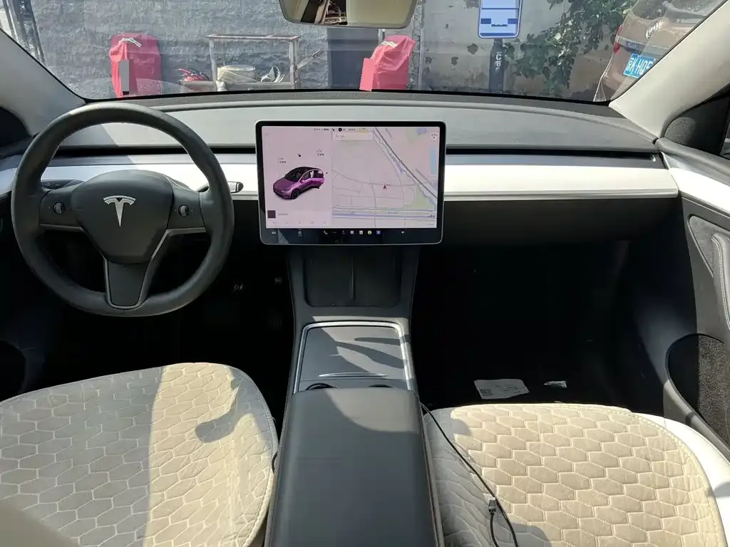 Tesla Model Y — фото 2