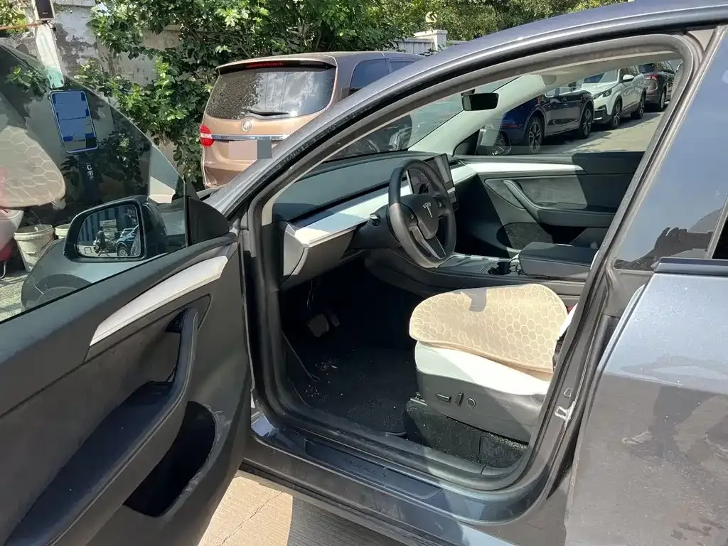 Tesla Model Y — фото 4