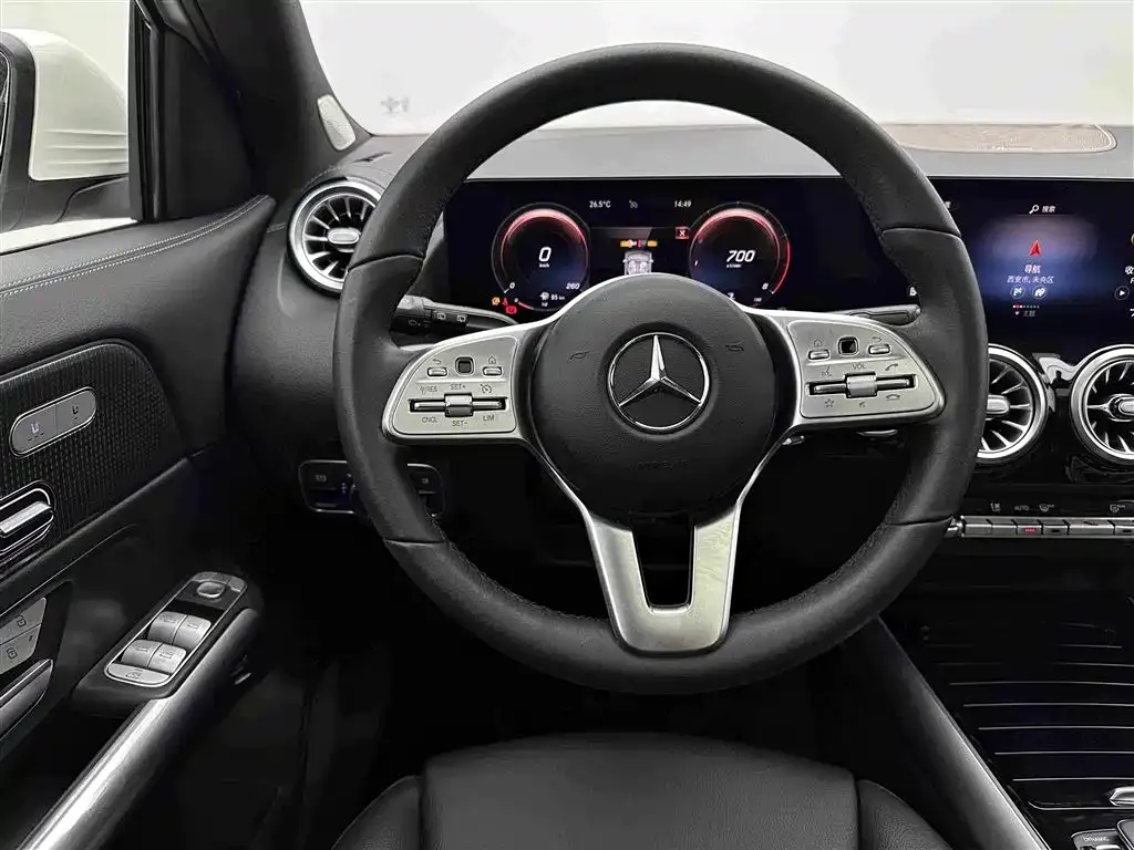 Mercedes-Benz GLA — фото 9