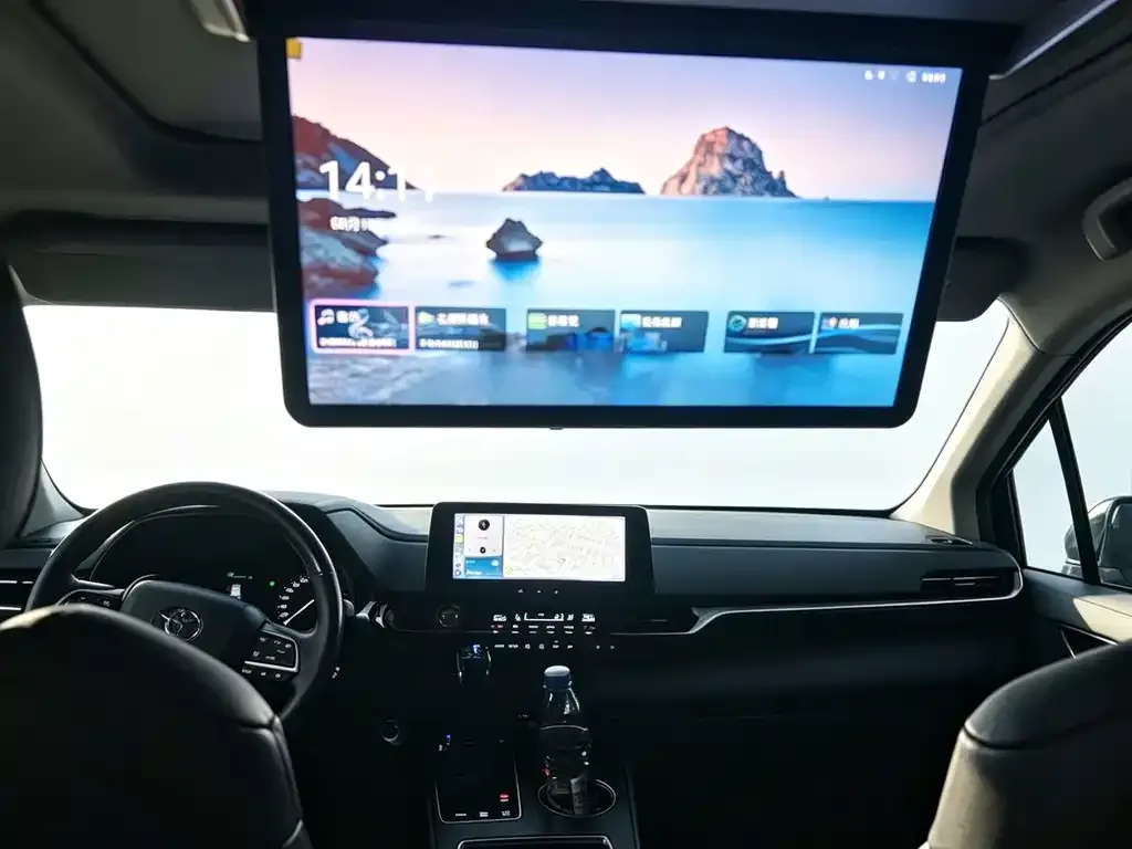 Toyota Sienna — фото 2