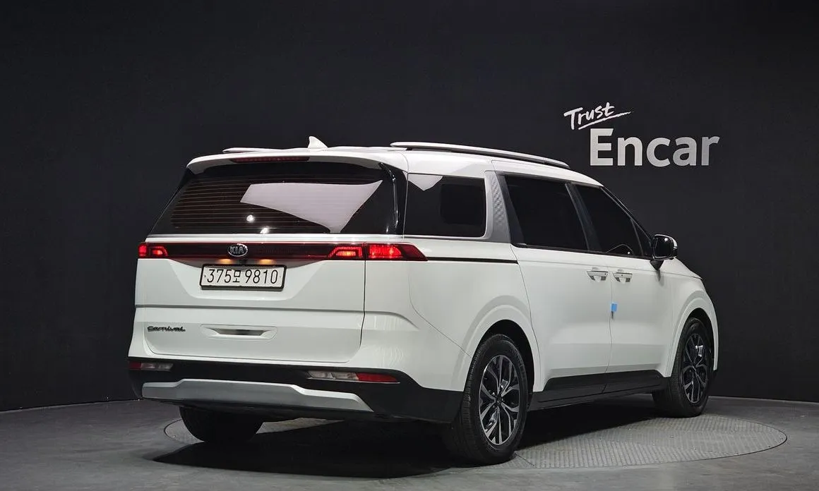 Kia Carnival — фото 5