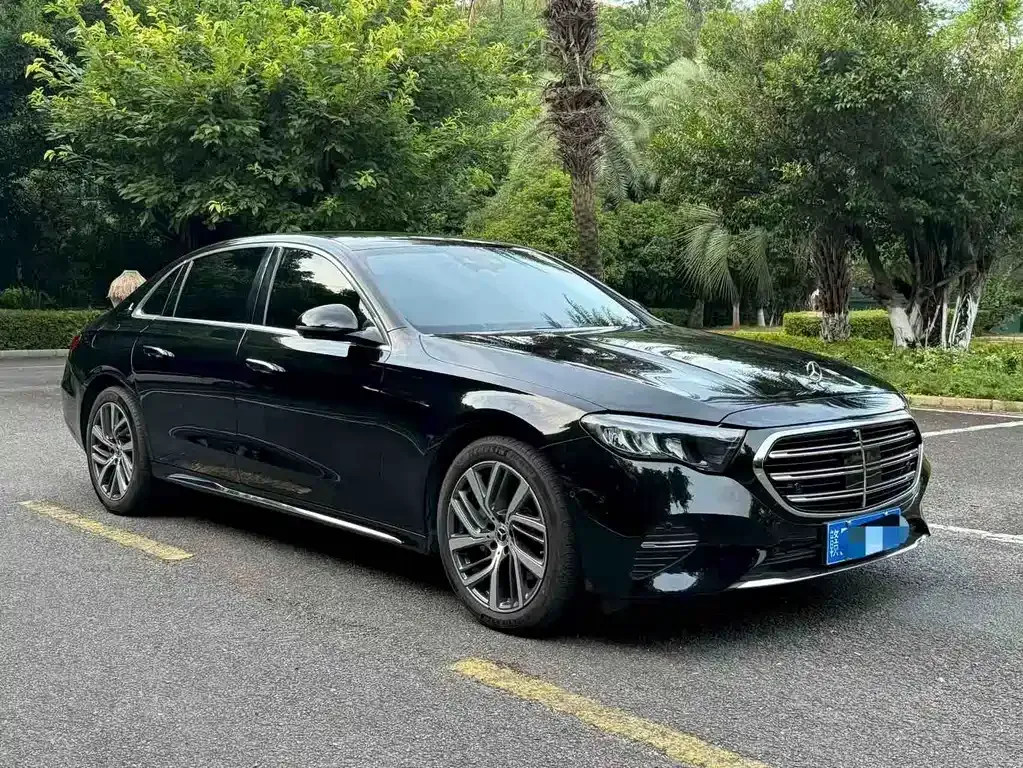 Mercedes-Benz E-Class — фото 6