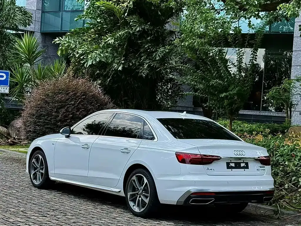 Audi A4L — фото 9