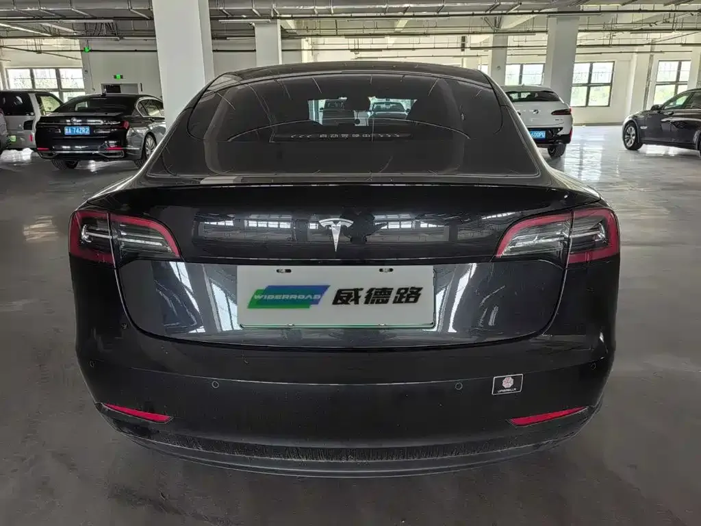 Tesla Model 3 — фото 6