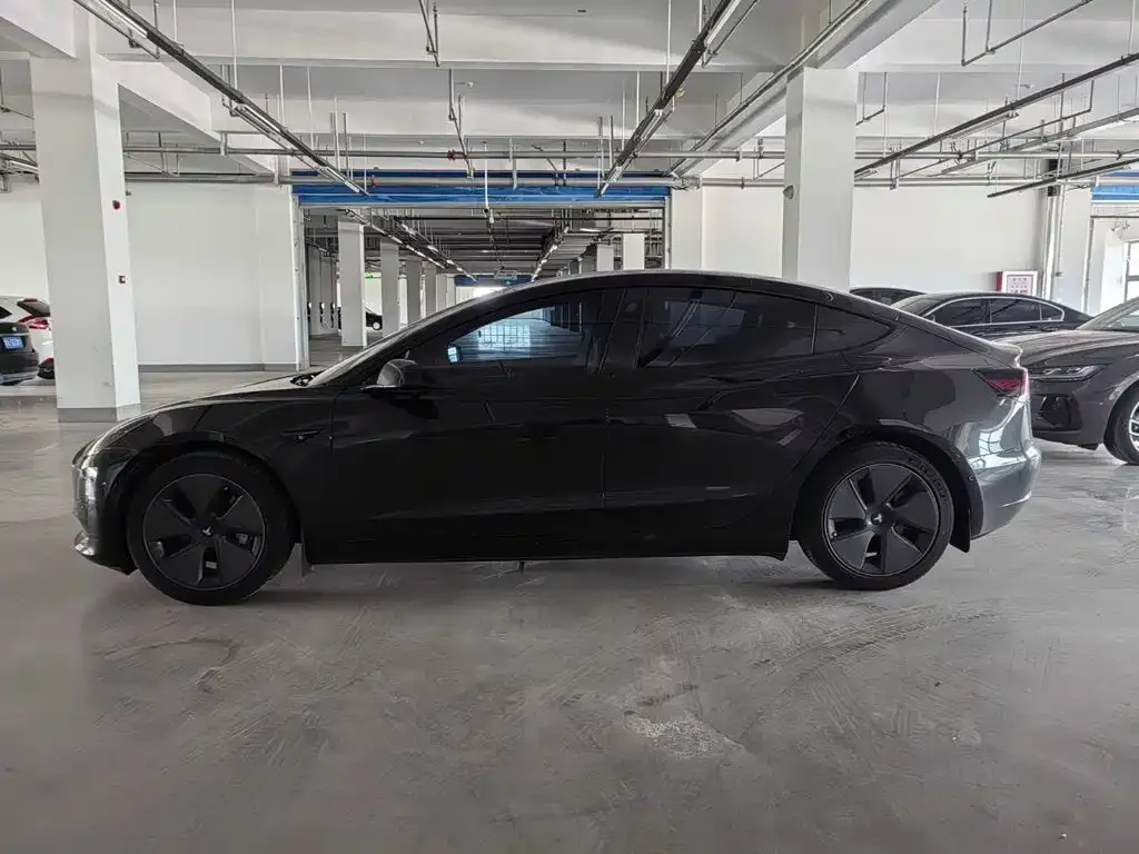 Tesla Model 3 — фото 7