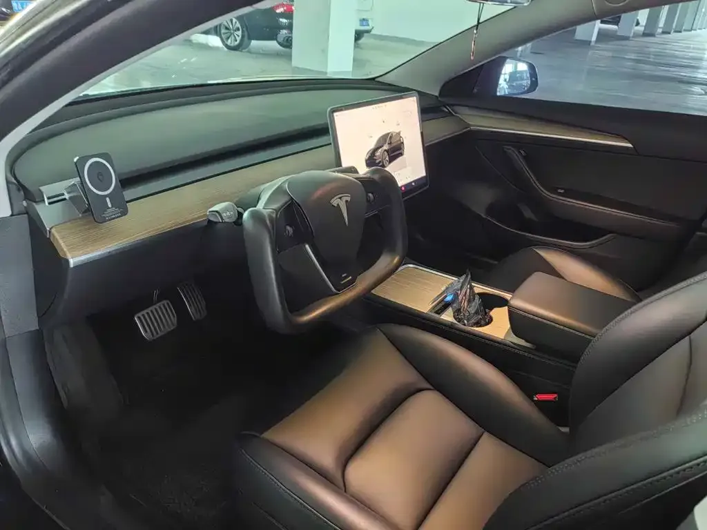 Tesla Model 3 — фото 2
