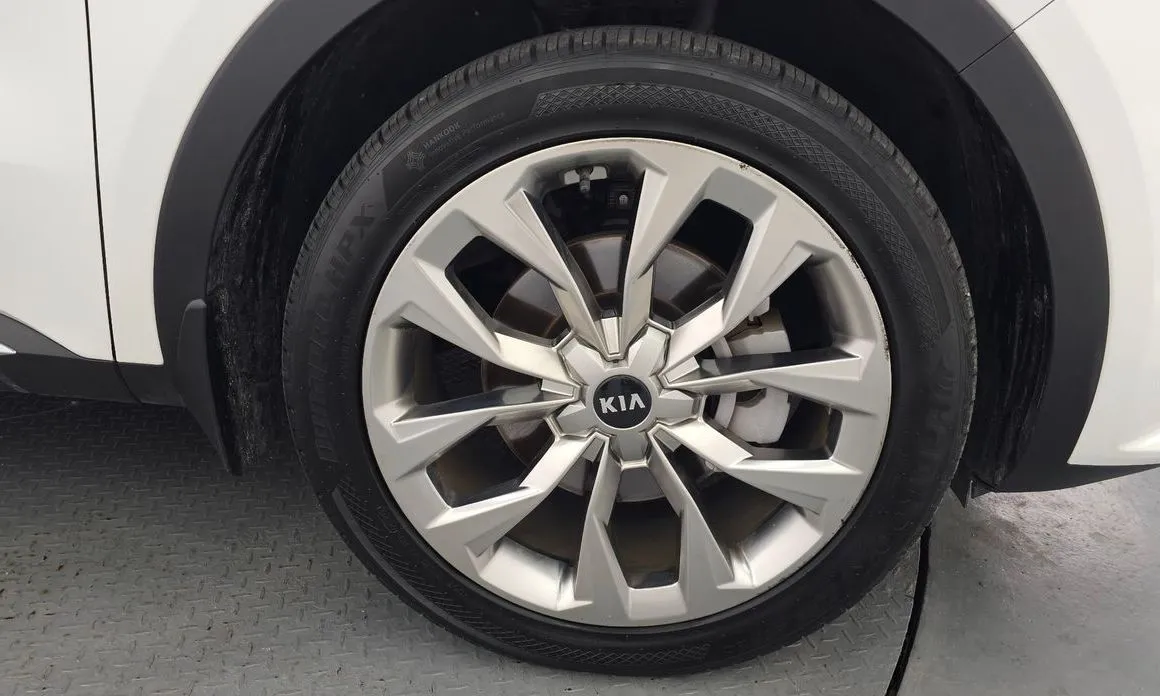 Kia Sorento — фото 9
