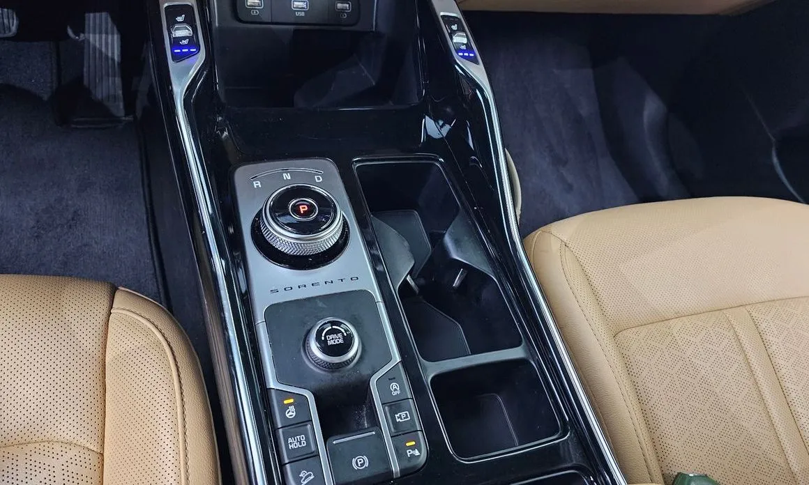 Kia Sorento — фото 7
