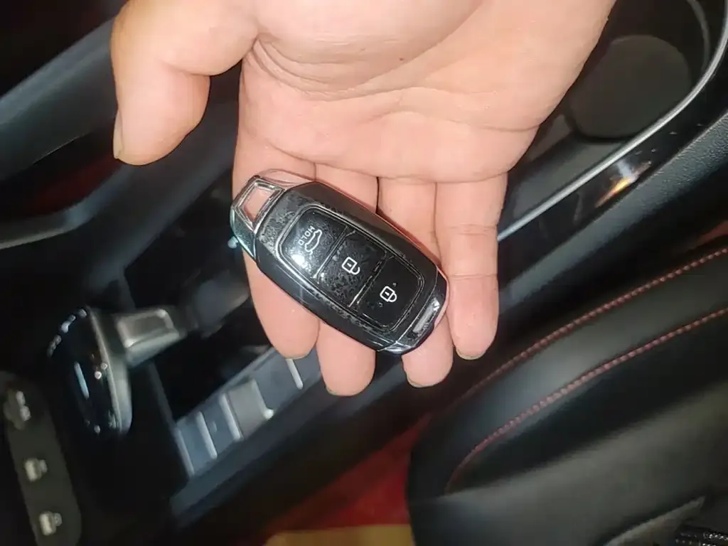 Hyundai Elantra — фото 3